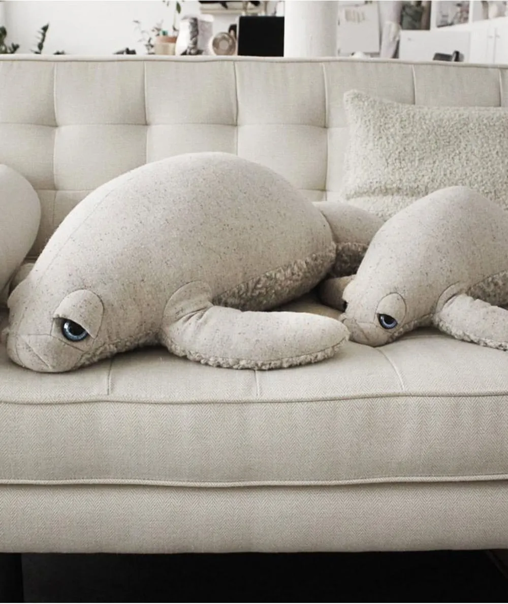 Bigstuffed : Small Sand Manatee - 100% Ecoresponsable - Mer(e)veilleuse