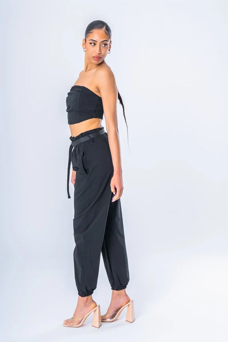 Ensemble crop top et pantalon cargo noir