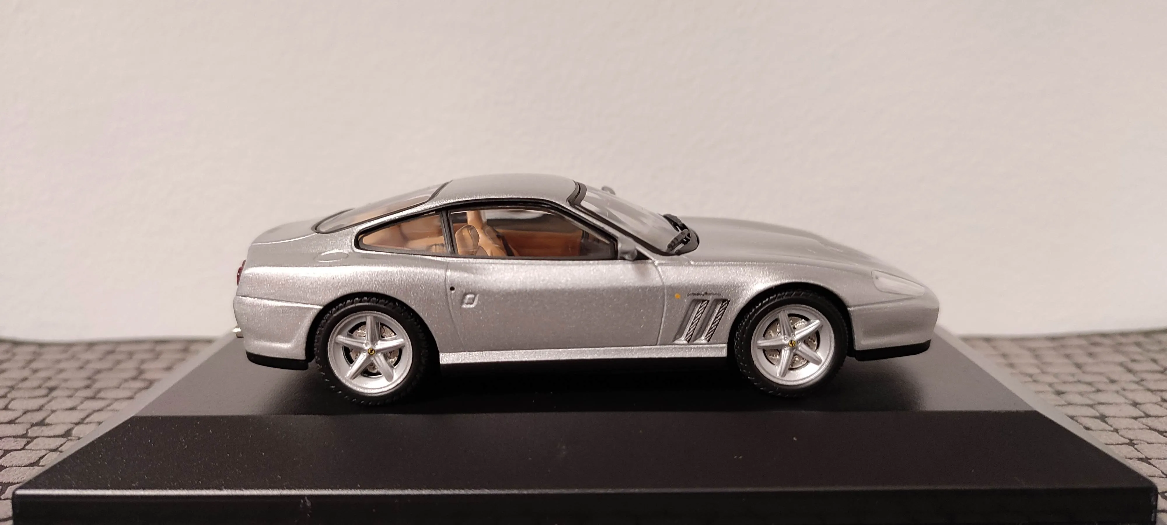 FERRARI 575M MARANELLO - 1/43 édition presse 