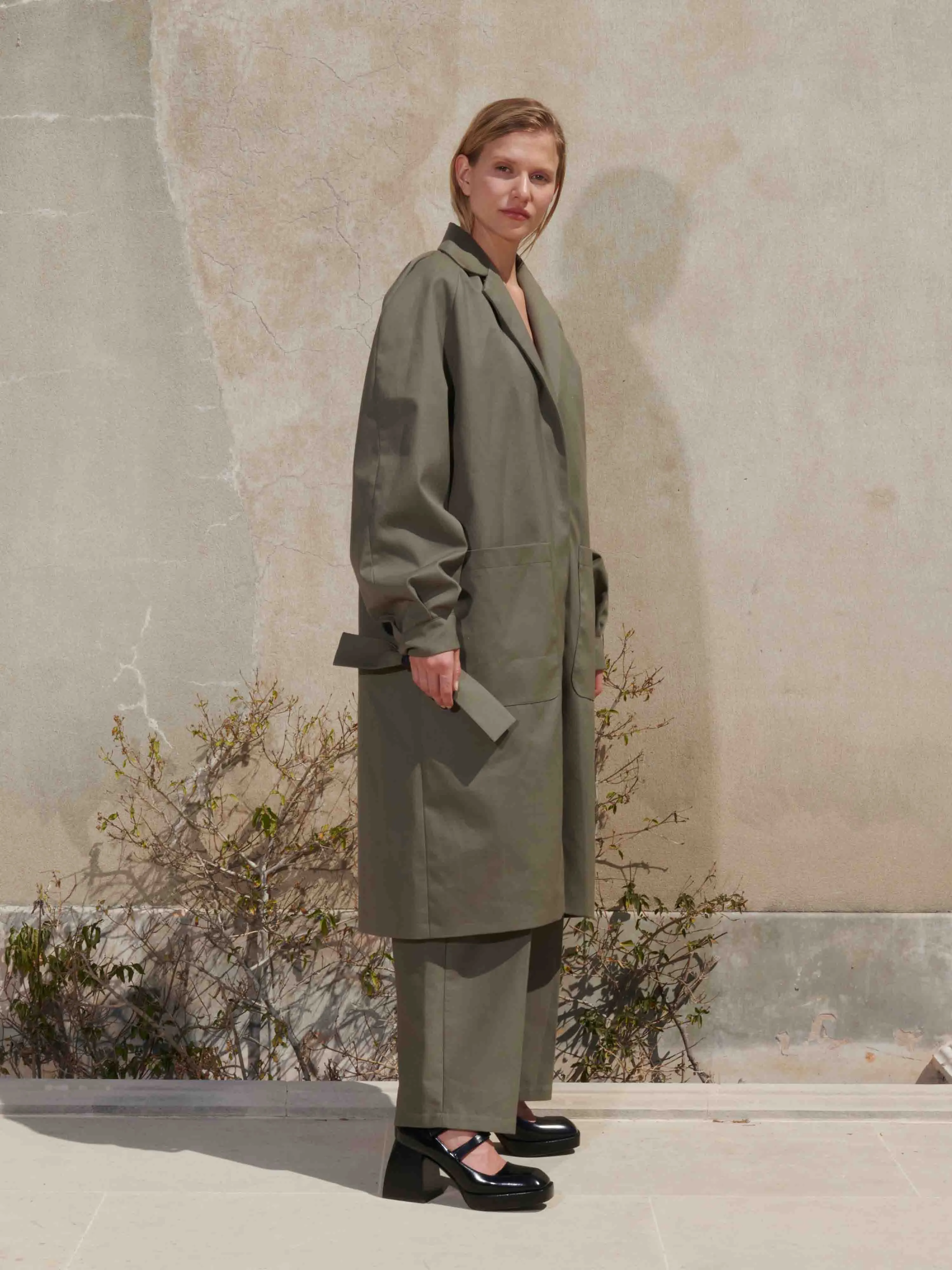 RINGO - Trenchcoat oversize poignets noués en gabardine Kaki