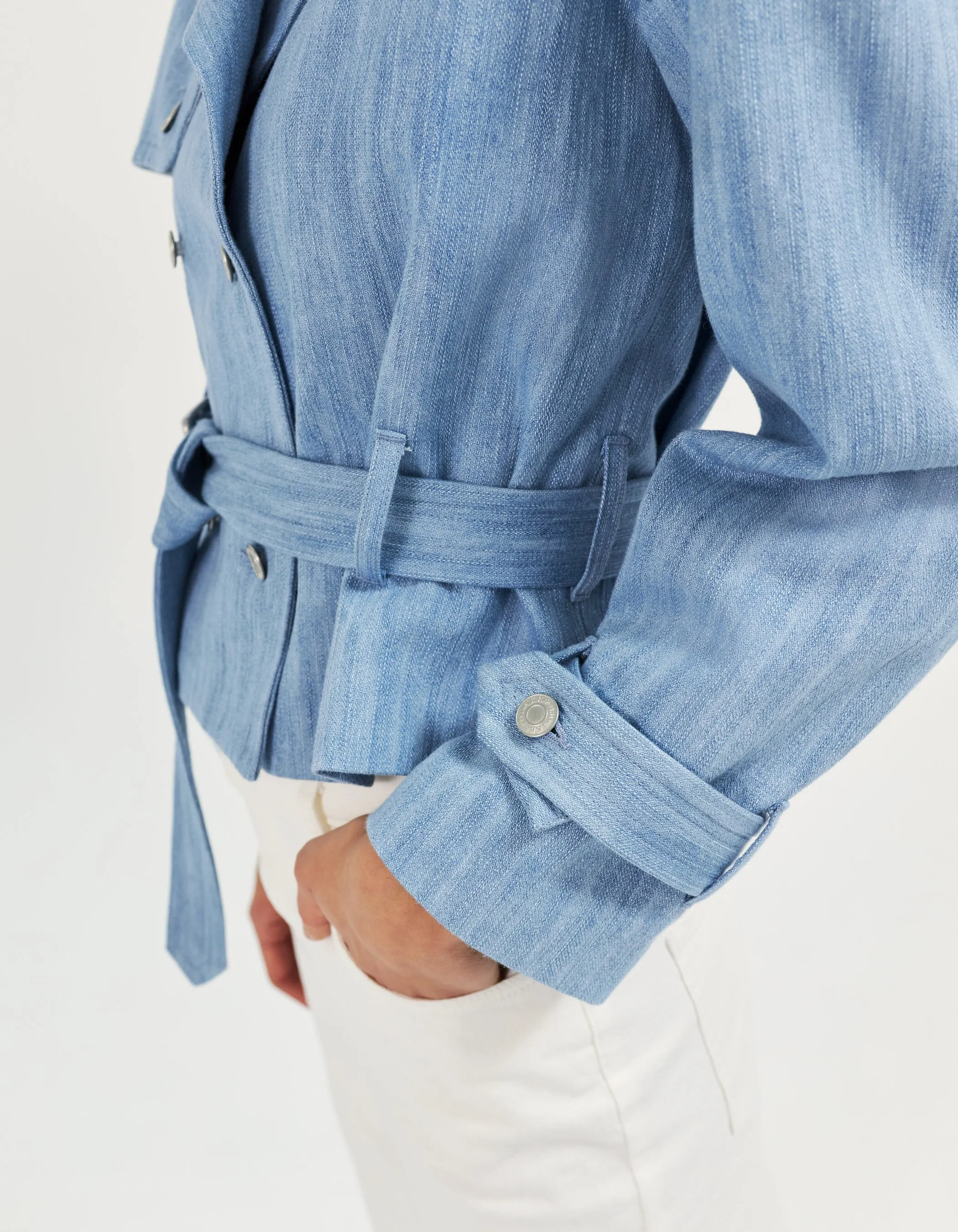 Trench court en denim bleu clair femme